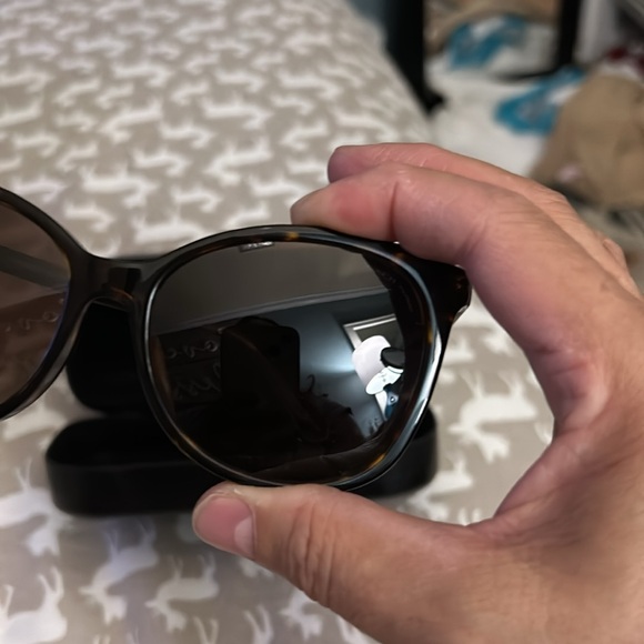 Coach sun glasses - Picture 2 of 9